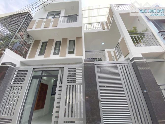 CHỈ 5TỶ - BÌNH TÂN - GIÁP TÂN PHÚ - 7 x 11 - 3TẦNG - 8P.NGỦ