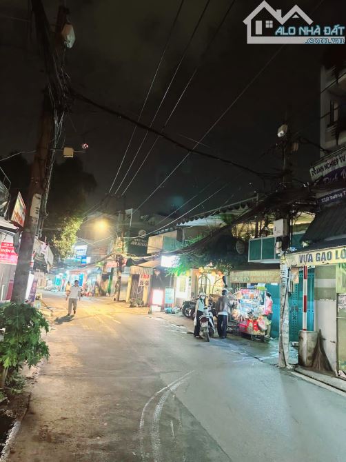 Quang TRUNG - THỐNG NHẤT - NGAY BỆNH VIỆN HỒNG ĐỨC - TRƯỚC NHÀ 5M 3 TẦNG BTCT - KINH DOANH