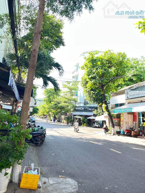 Bán Nhà Mặt Tiền Kinh Doanh đường Vũ Bảo. Trung Tâm Quy Nhơn. Dt 180m2  6m. Giá 16tỷ x