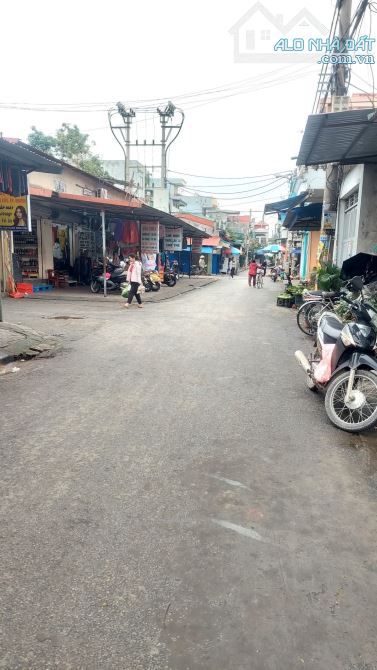 Siêu Phẩm Bán đất tặng nhà mặt đường chợ, Cử Bình Trại Chuối