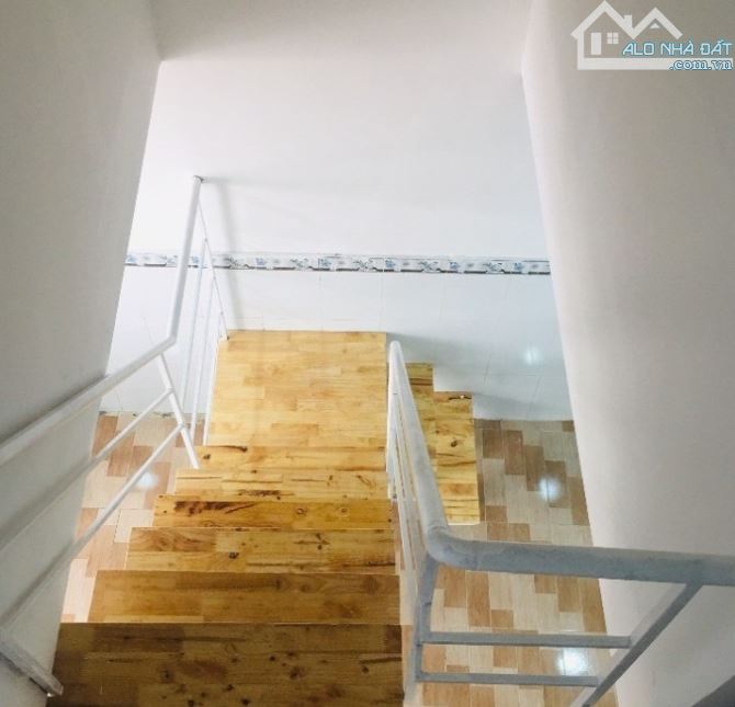 Nhà cấp 4 phố Trần Đại Nghĩa 43,5m2 mt3,6 giá 13 tỷ gần ô tô, bagac đỗ