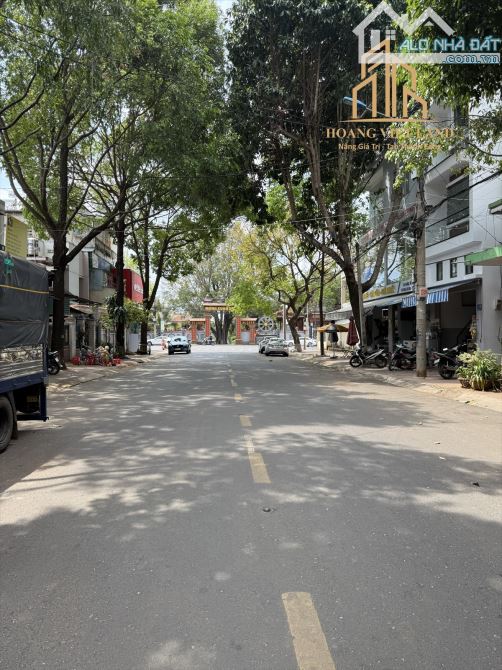 BÁN NHÀ MẶT TIỀN NGUYỄN TRÃI. DT:8x36M NỞ HẬU 10M. GIÁ: 25 TỶ