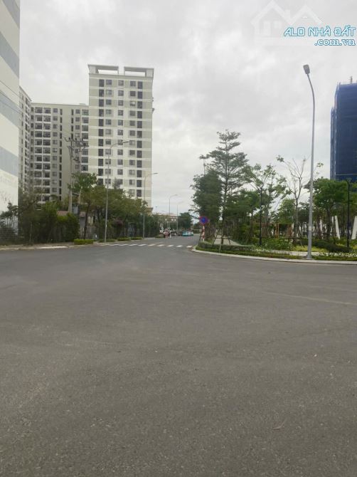 CẦN BÁN LÔ ĐẤT MT SONG HÀO KHU FPT SẦM UẤT- SÁT SÔNG - ĐƯỜNG 15M