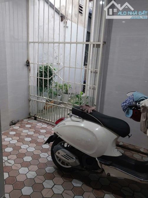 Bán nhà c4 vào ở  liền 75m2 ngang 8m ngày chợ Hòa Cường Bắc