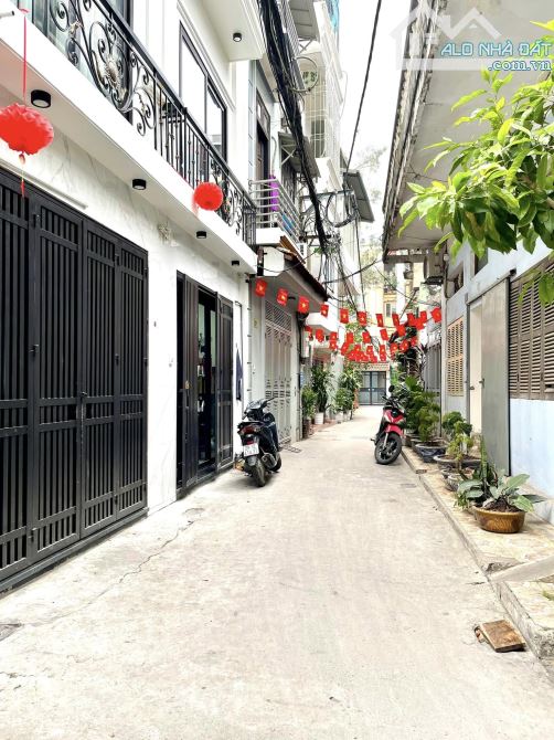 NHÀ ĐẸP!! MINH KHAI HAI BÀ TRƯNG NGÕ BA GÁC TRƯỚC NHÀ SH QUAY 50m2 RA OTO 35m2 5 TẦNG 7 TỶ