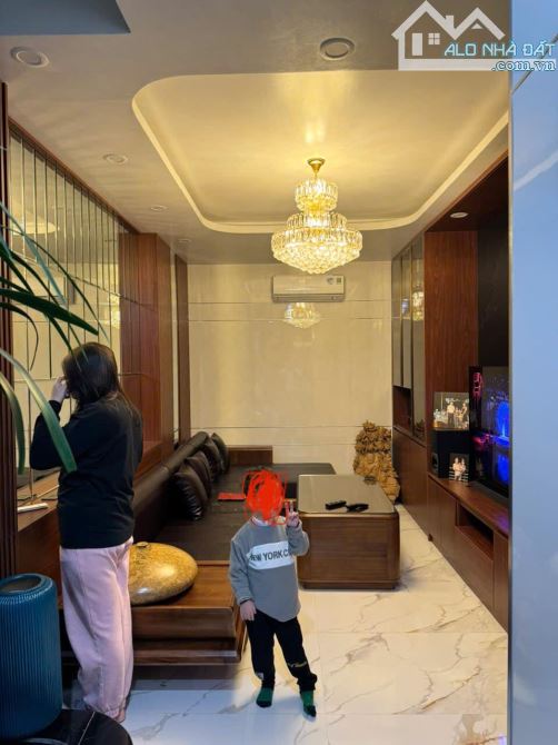 Bán nhà phố Thái Hà, Đống Đa, ô tô đỗ cửa, thang máy, 6 tầng 55m2 giá 17.98 tỷ