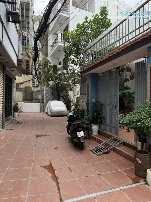 Bán nhanh nhà Định Công Thượng DT 90m2, 4 Tầng, MT 4.3m, Giá 14.5 tỷ. Ô tô đỗ nhà