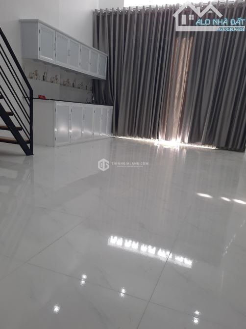 BÁN NHÀ CẤP 4 ĐƯỜNG NGÔ QUYỀN, HẺM OTO 4M - GIÁ 4,2 TỶ ( NGANG 4M , 42M2 )