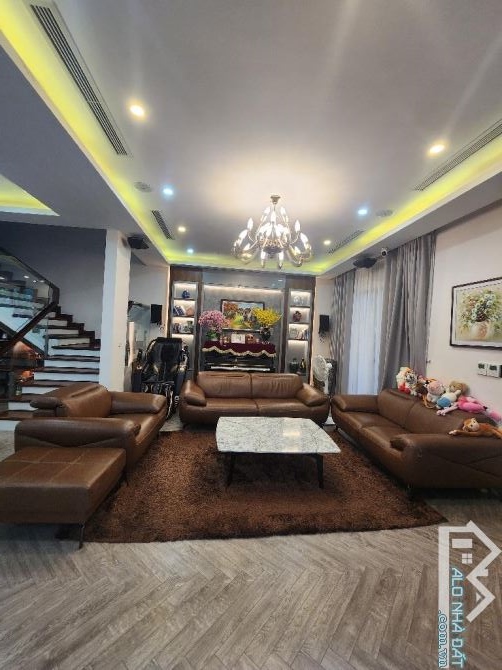 CẦN BÁN NHÀ TÂY SƠN, VIEW HỒ, VỊ TRÍ ĐẮC ĐỊA,  NGÕ THÔNG Ô TÔ, 170 M2, 34 TỶ