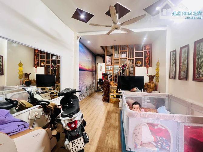 Bán nhà Phố Quan Nhân 4 tầng 1 tum – 45m2 chào 12 tỷ có thương lượng
