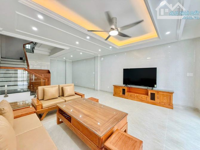 LẠI THÊM 1 CĂN NHÀ GIẢM GIÁ 500TR bán nhanh trong tháng hẻm 380 nguyễn văn khối - 11