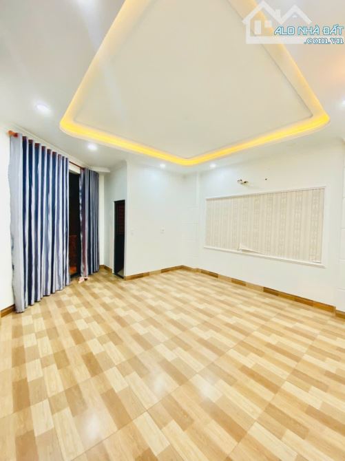 Giảm 800 Triệu Bán Gấp Nhà Góc 2 Mặt Tiền Gần Vincom Dĩ An - 11