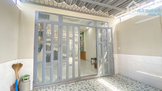 Bán nhà 3 tầng, đường Nguyễn Ảnh Thủ, phường Hiệp Thành, Quận 12. - 1