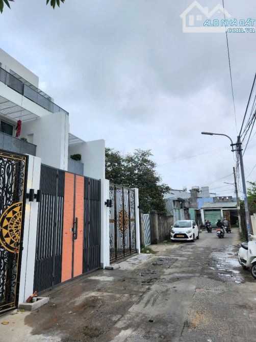 Nhà 3 Tầng Kiệt Oto 6m - Cách đường 80m Sát Biển Nguyễn Tất Thành- Hoà Minh
