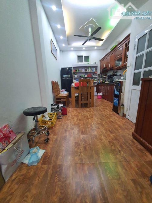 NHÀ ĐẸP LÔ GÓC NGÕ THÔNG GẦN ÔTÔ PHỐ TÂN TRIỀU SỞ HỮU NGAY 40m2 -4tầng .Giá: 6,8tỷ. - 1