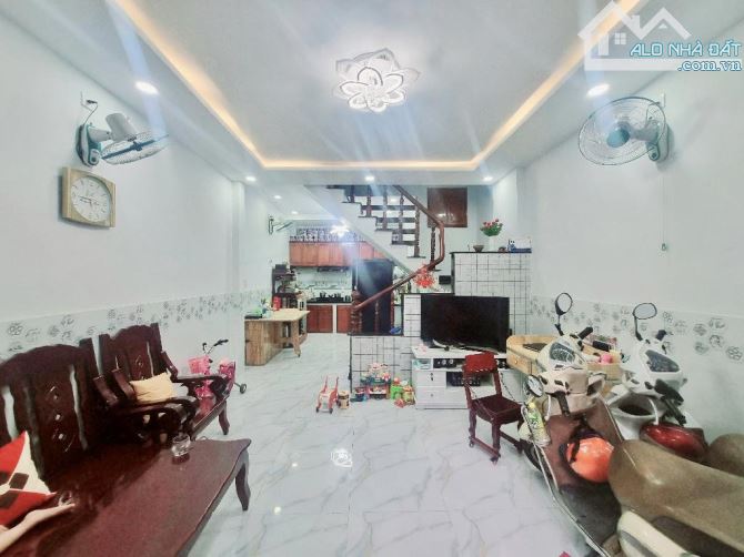 HẺM TRƯỚC NHÀ 5M - HOÀNG HOA THÁM BÌNH THẠNH - DT (3.8Mx11.5M) 2 TẦNG BTCT - DÂN TRÍ - 1