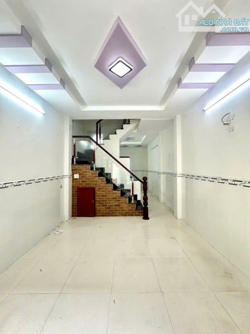 HẺM 3.5M -  SÁT MẶT TỀN PHẠM VĂN ĐỒNG - 37M2 NGANG CHUẨN 4M 3 TẦNG - NỞ HẬU - 1