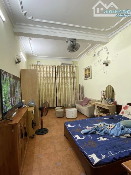 Bán nhà mặt phố Đông Các, Đống Đa, 2 thoáng, tiện kinh doanh 5 tầng 55m2 giá 20.6 tỷ - 1