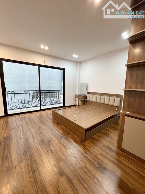 PHÂN LÔ CỔ LINH - 35M x 5 TẦNG - HƠN 5 TỶ - NHÀ MỚI ĐẸP - FULL NỘI THẤT - Ô TÔ ĐỖ CỔNG - 1