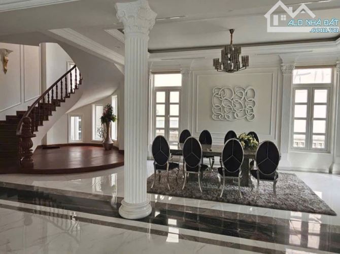 GIẢM  SÂU 10 TỶ DINH THỰ CỦA HOA HẬU KHU VIP KIỀU ĐÀM QUẬN 7 556M2 4 LẦU - 1