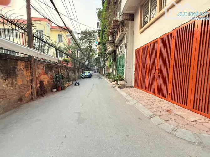 Phân Lô . Hoàng Quốc Việt . 50m2 - 1
