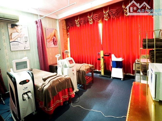 Cần bán nhà mặt tiền mới đẹp 3 lầu 1 sân thượng đường Hoàng Văn Thụ, Phú Nhuận - 1