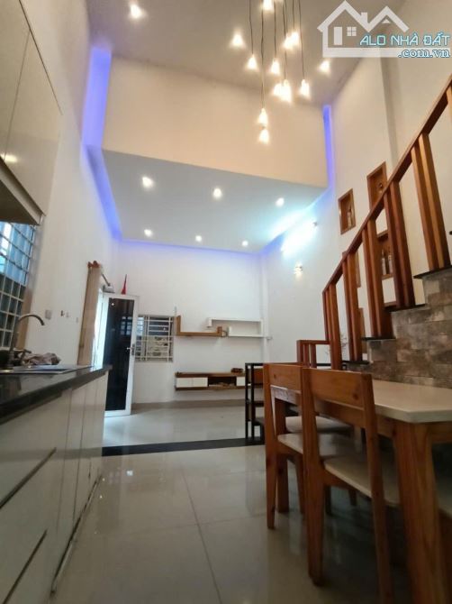 SIÊU PHẨM CỰC HIẾM,NHÀ ĐẸP DTSD 40M NGAY TRƯỜNG ĐH TÀI CHÍNH MARKETING,HẺM XE HƠI THÔNG - 1