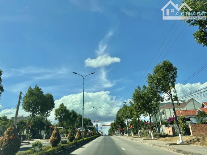 ✨ 4.345m2 với 41M đường sỏi đỏ, 123M Mặt tiền hông và hơn 70M tiếp giáp mặt nước - 1.15 Tỷ - 1