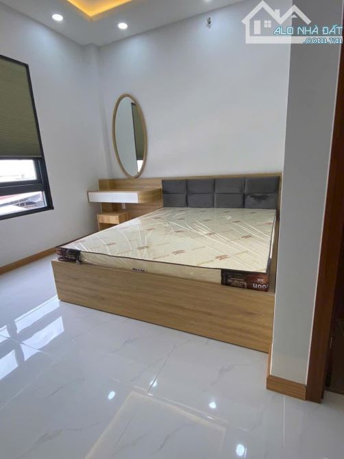QUẬN 7 BÁN NHÀ XÂY MỚI 2 LẦU GIÁ CHỈ 6.9 TỶ ngay cạnh ngã tư Nguyễn Thị Thập 4x15m - 12