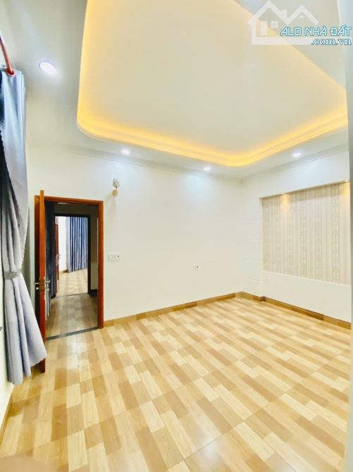 Giảm 800 Triệu Bán Gấp Nhà Góc 2 Mặt Tiền Gần Vincom Dĩ An - 13