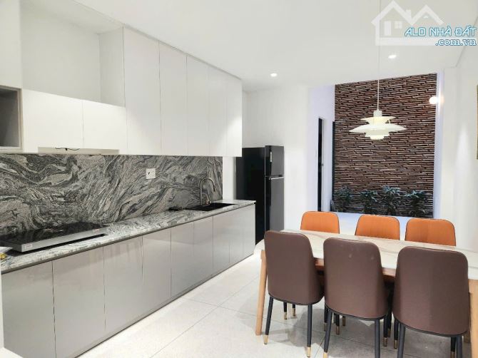 Nhà 3 Tầng Kiệt Oto 6m - Cách đường 80m Sát Biển Nguyễn Tất Thành- Hoà Minh - 1