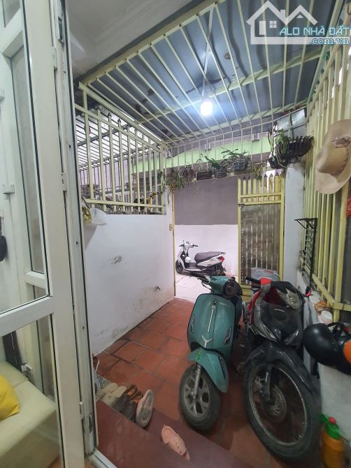 NHÀ ĐẸP LÔ GÓC NGÕ THÔNG GẦN ÔTÔ PHỐ TÂN TRIỀU SỞ HỮU NGAY 40m2 -4tầng .Giá: 6,8tỷ. - 2