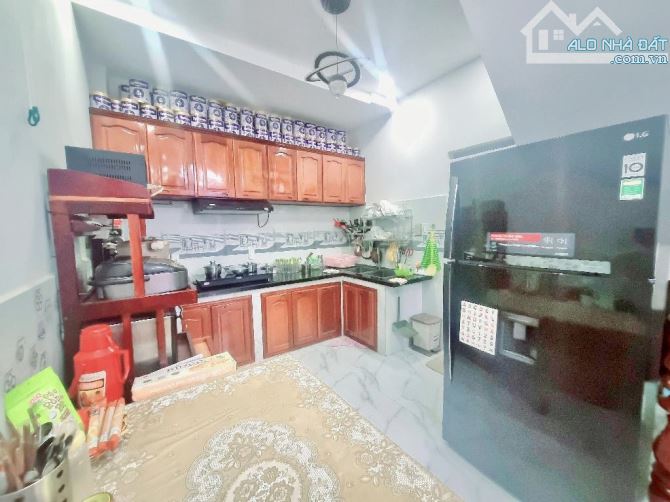 HẺM TRƯỚC NHÀ 5M - HOÀNG HOA THÁM BÌNH THẠNH - DT (3.8Mx11.5M) 2 TẦNG BTCT - DÂN TRÍ - 2