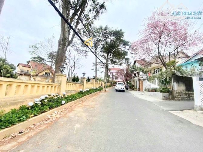 🏡 BÁN VILLA ĐƯỜNG Ô TÔ LỚN NGAY CÔ GIANG ĐÀ LẠT - CÁCH HỒ XUÂN HƯƠNG CHỈ 1KM - 2