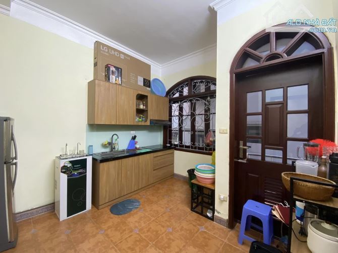 Bán nhà mặt phố Đông Các, Đống Đa, 2 thoáng, tiện kinh doanh 5 tầng 55m2 giá 20.6 tỷ - 2