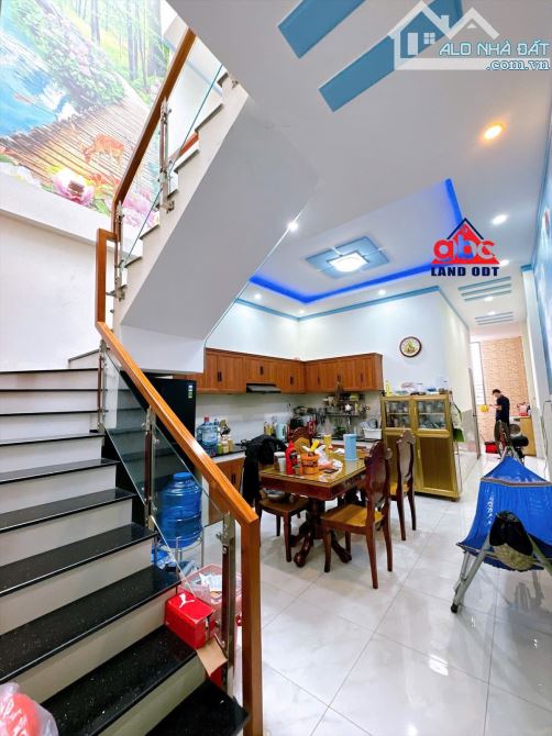 Bán nhà mặt tiền tuyệt đẹp 2025 dọn vào ở ngay - GX Ngọc Đồng - P.Tân Hoà giá 3ty450tr - 2