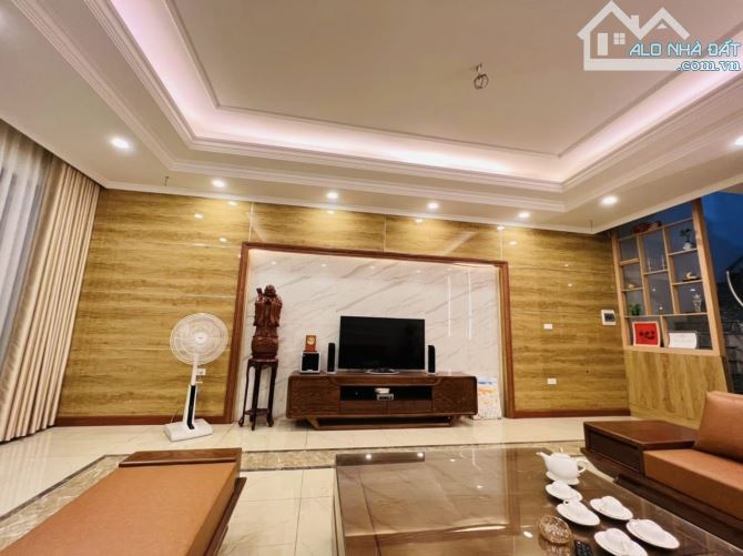 Siêu phẩm phân lô ngõ 26 Nguyên Hồng, ngõ to đùng như phố, 58m 7 tầng thang máy 19.8 tỷ - 2