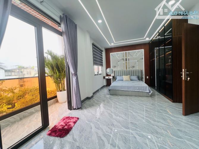 Nhà 6 tầng đường TRẦN THỊ NĂM (TCH10 cũ), phường TCH, Q12, dt 91m2 (6,8mx14m). 13,5tỷ - 2