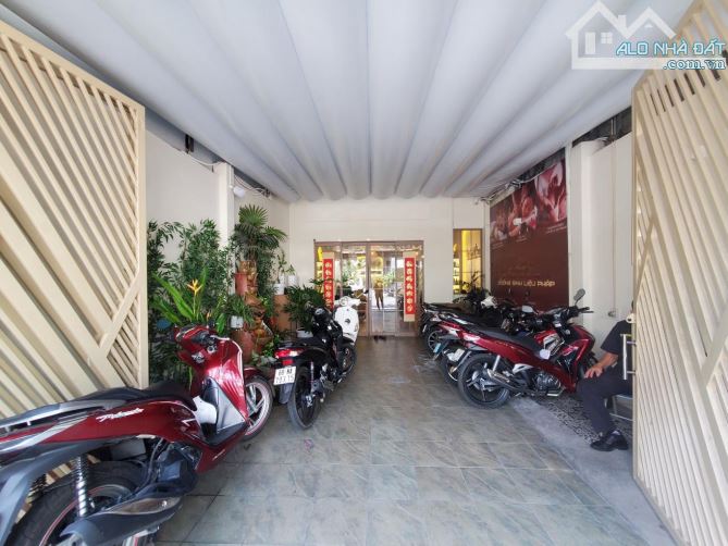 BÁN NHÀ MT ĐƯỜNG BẠCH ĐẰNG KHU VIP SÂN BAY - 3 Tầng 115M2 - 35,5 Tỷ - P2 - TÂN BÌNH - 2