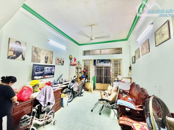 Hẻm 5 mét CMT8 44m2 Giá 7ty3 Quận 10 - 2