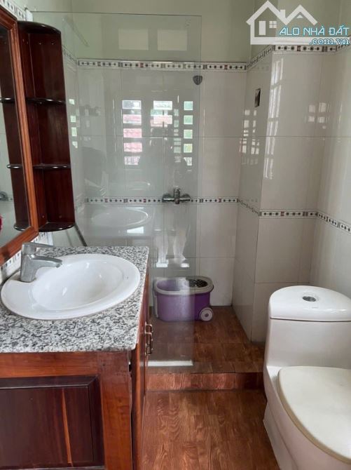 Bán nhà Tân Chánh Hiệp Q12, Xe Cont thông đổ cửa, 20x27, 3 Tầng, SHR, chỉ 2x tỷ - 2