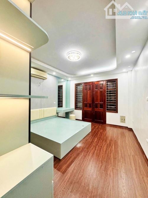 Siêu phẩm Trần Đại Nghĩa - 45m x 5T - ô tô ngủ trong nhà - lô góc vượng khí - ngõ thông - 2