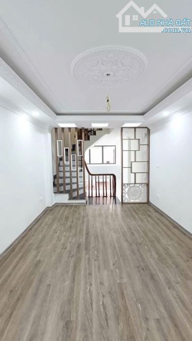 Nhà đẹp mới Vĩnh Quỳnh Thanh Trì xây độc lập 40m 5 tầng giá chỉ 3,75 tỷ - 2