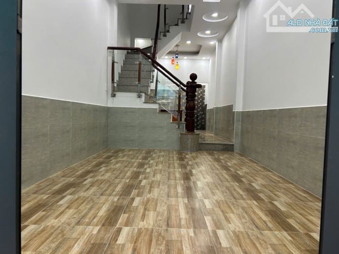 NHÀ ĐẸP Ở NGAY 2TẦNG DT40M NGAY GẦN BẾN XE MIỀN ĐÔNG,HẺM XE HƠI NHỎ,CHỈ 2.1 TỶ TL,QUẬN 9. - 2