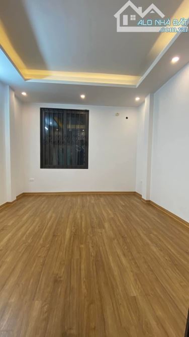 Siêu hiếm nhà phố Nguyễn Chính cách 1 nhà ra phố. 42m. 3tầng. Chỉ hơn 5tỷ. - 2