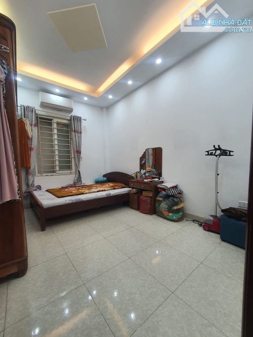 NHÀ ĐẸP LÔ GÓC NGÕ THÔNG GẦN ÔTÔ PHỐ TÂN TRIỀU SỞ HỮU NGAY 40m2 -4tầng .Giá: 6,8tỷ. - 3