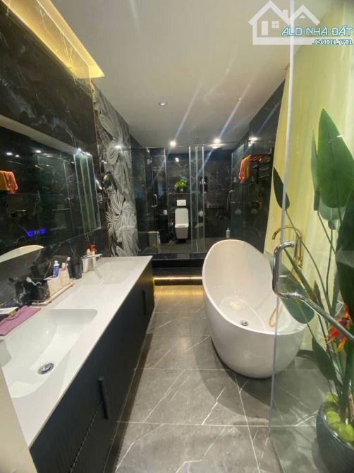 🏘️ Bán Nhà Phố, Ngọc Lâm, TT Long Biên. 50m2, 6 Tầng Thang Máy, 6.4m Mặt Tiền  NHÀ ĐẸP - 3