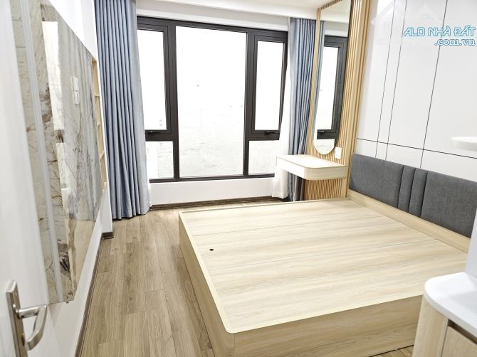 Bán nhà gần hồ Thành Công, ngõ rộng thẳng, 20m ra phố oto tránh, full nội thất đẹp 6 tầng - 3