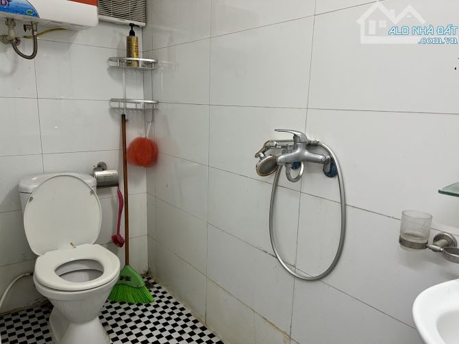 Bán nhà mặt phố Cầu Giấy 215m2 mặt tiền 8.5m Hơn 166 Tỷ Cấp 4 KinhDoanh ôtô tráh VỉaHè CC0 - 3