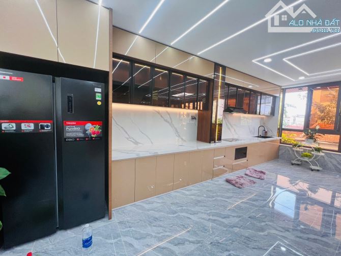 Nhà 6 tầng đường TRẦN THỊ NĂM (TCH10 cũ), phường TCH, Q12, dt 91m2 (6,8mx14m). 13,5tỷ - 3